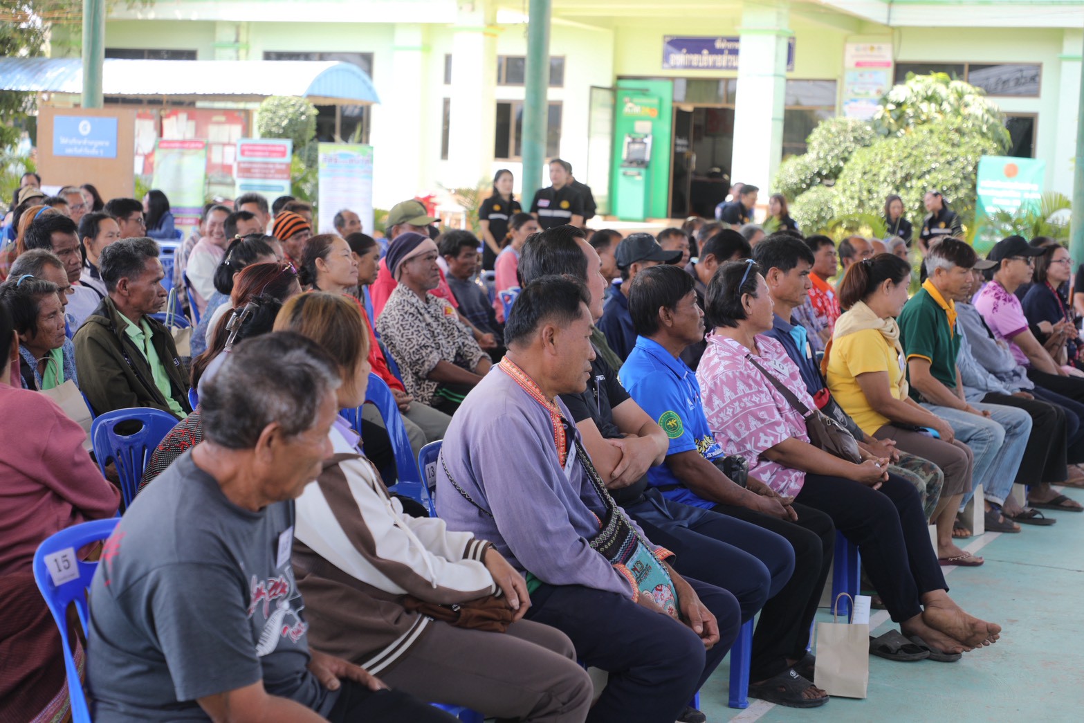 title - ชาวน้ำยืนเฮ ส.ป.ก. ขนทัพบริการถึงที่ ต.เก่าขาม ลดค่าใช้จ่าย ยื่นขอออกโฉนด - ปรึกษาปัญหากฎหมาย ครบจบในที่เดียว